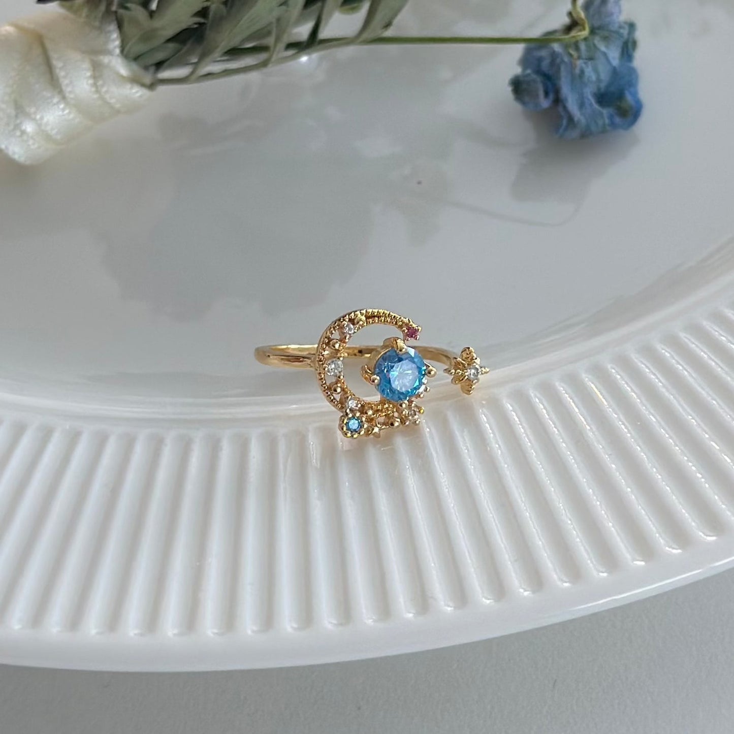 Blue Moon and Star Ring - Jodie - Gold - Plated - Abbott Atelier