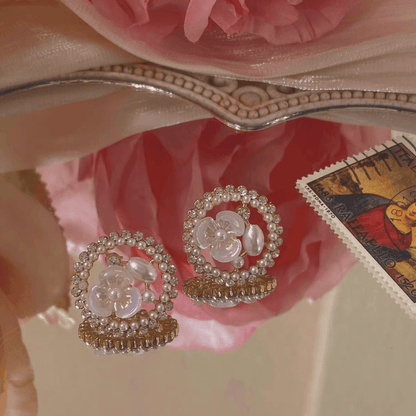 [Clearance] Flower and Pearl Stud Earrings - Hypoallergenic - Abbott Atelier
