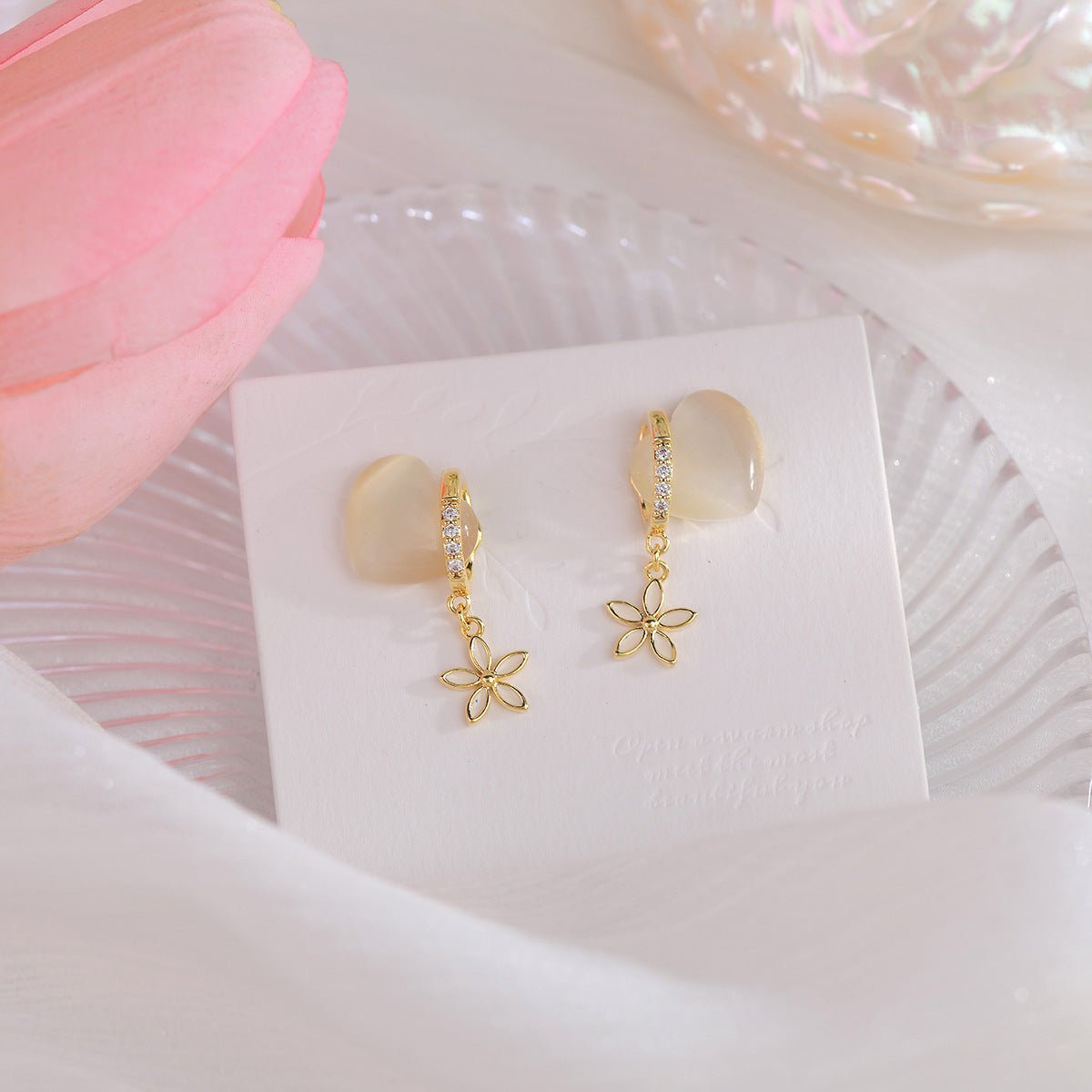 [Clearance] Heart and Dangly Flower Earrings - Hypoallergenic - Abbott Atelier