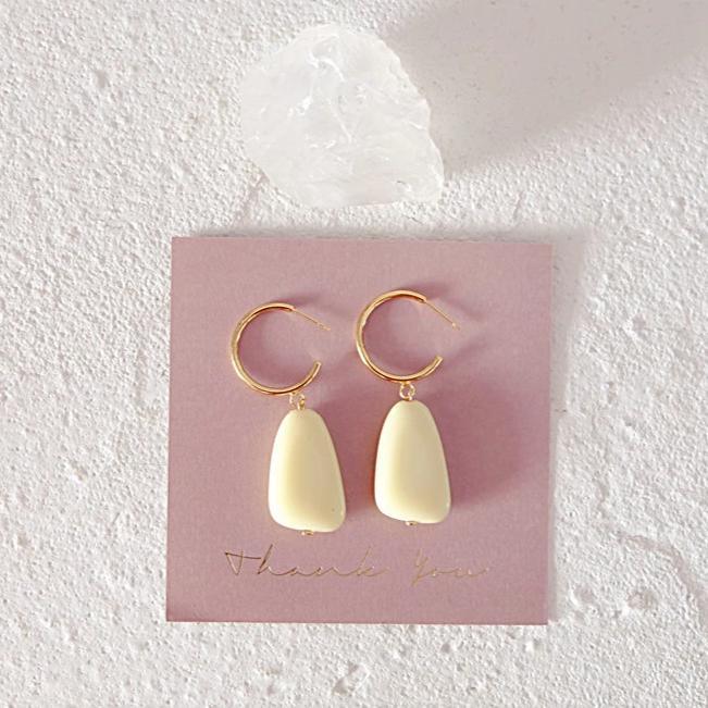 [Clearance] White Resin Earrings - Hypoallergenic - Abbott Atelier