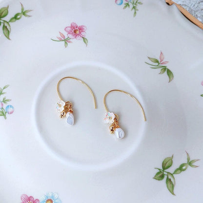 Flower & Pearl Earrings - Lisa - Gold - Plated - Abbott Atelier