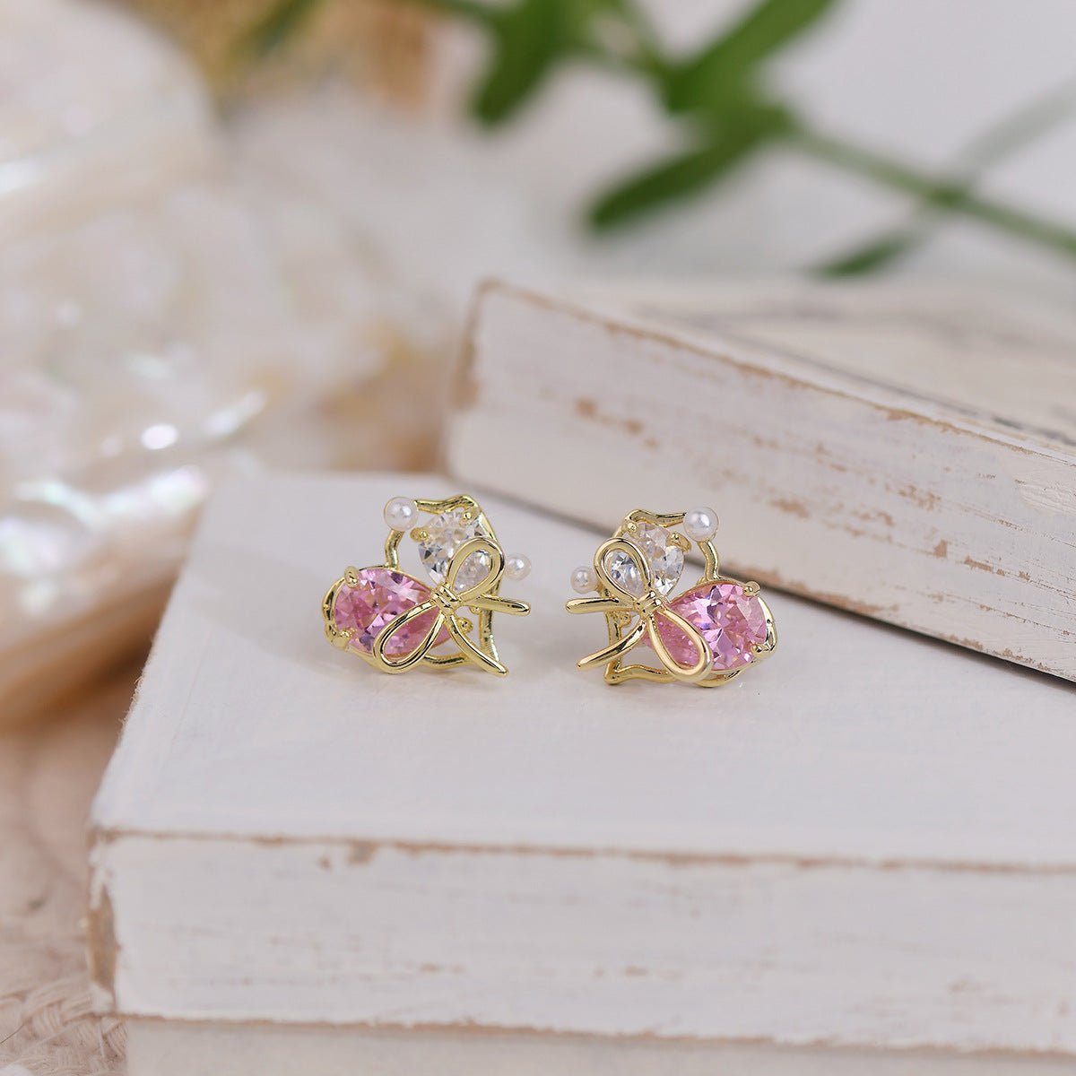 Heart Stud Earrings - Samantha - Hypoallergenic - Abbott Atelier