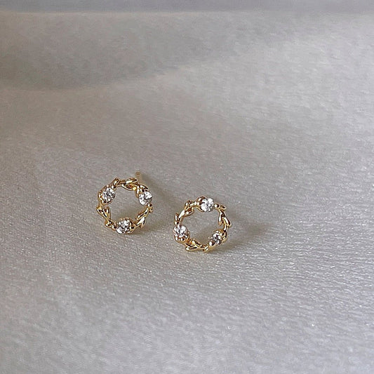 Mini Wreath Stud Earrings - Hypoallergenic - Abbott Atelier