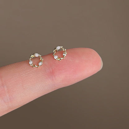 Mini Wreath Stud Earrings - Hypoallergenic - Abbott Atelier