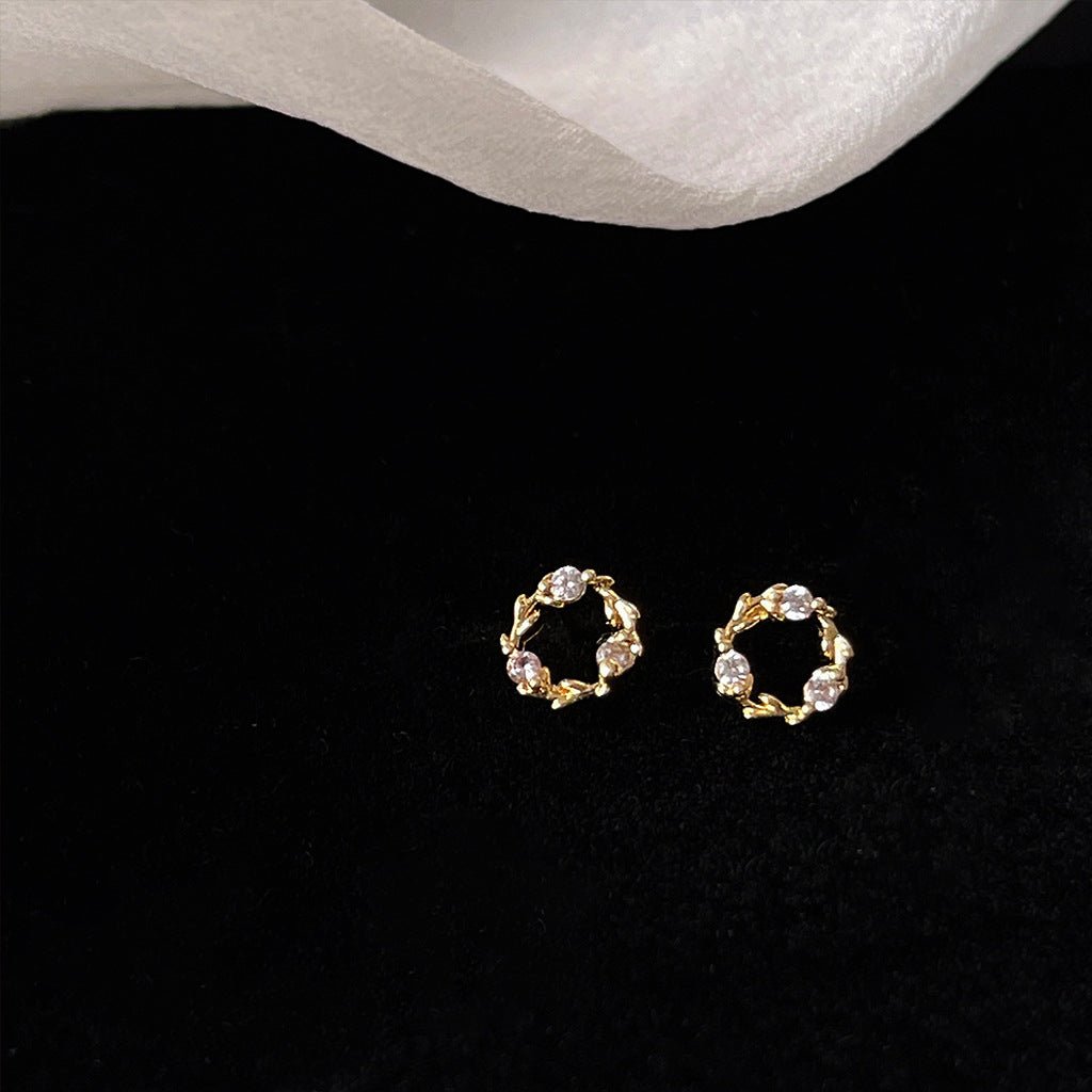 Mini Wreath Stud Earrings - Hypoallergenic - Abbott Atelier