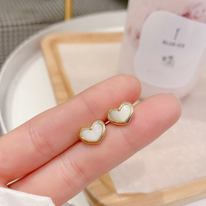 Pearl Heart Stud Earrings - Hypoallergenic - Abbott Atelier