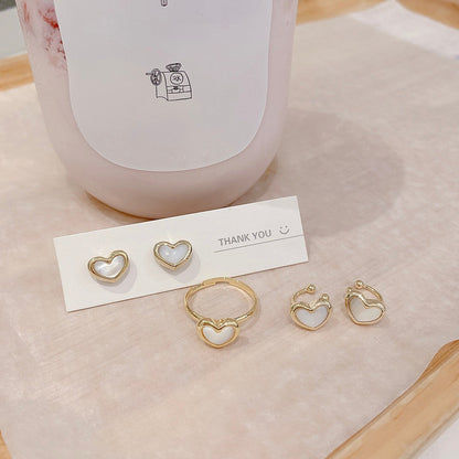 Pearl Heart Stud Earrings - Hypoallergenic - Abbott Atelier