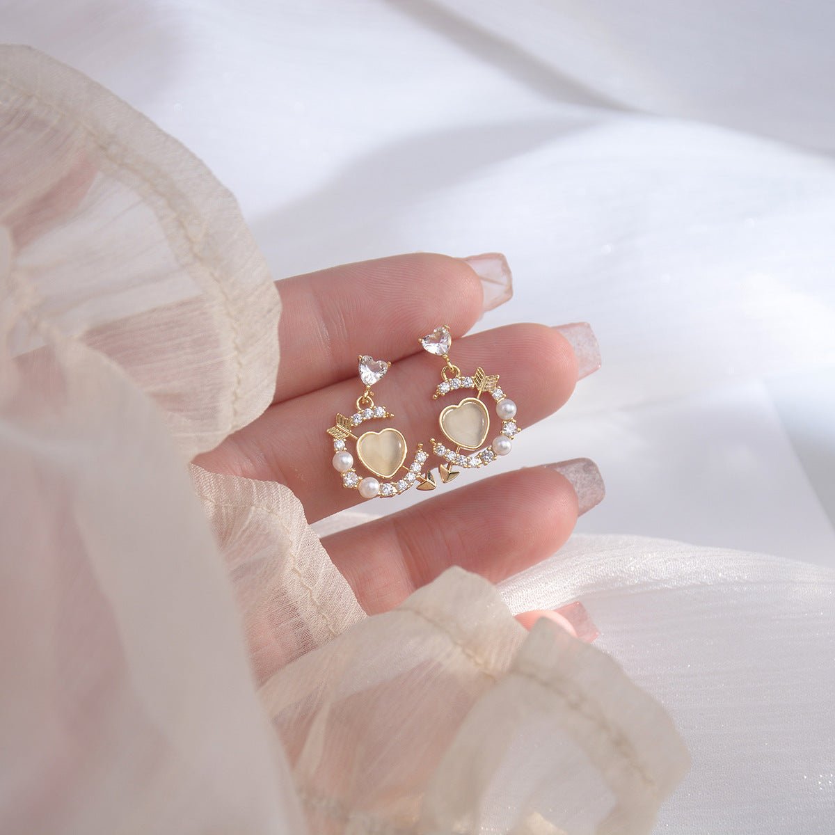 [Sample Sale] Heart and Arrow Earrings - Hypoallergenic - Abbott Atelier