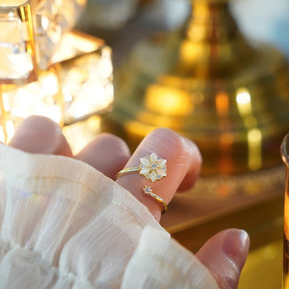 Spinning Flower Ring - Katy - Gold - Plated - Abbott Atelier